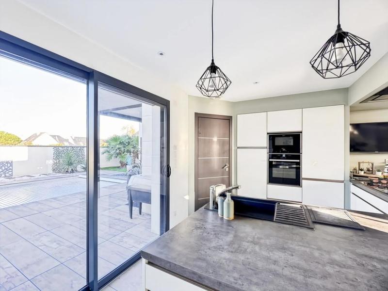 Maison - 168 m² - 7 pièces