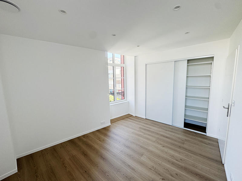 Maison - 262 m² - 11 pièces