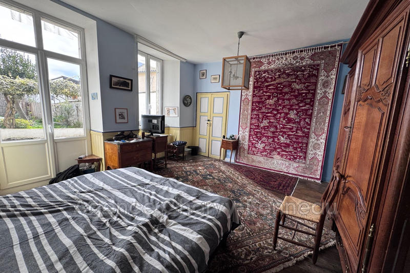 Maison de ville - 359 m² - 10 pièces