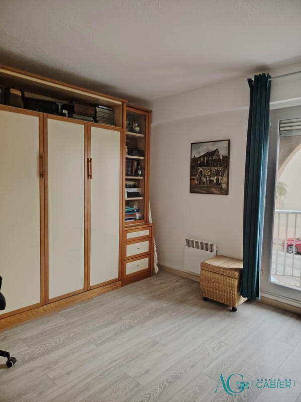 Appartement - 81 m² - 3 pièces