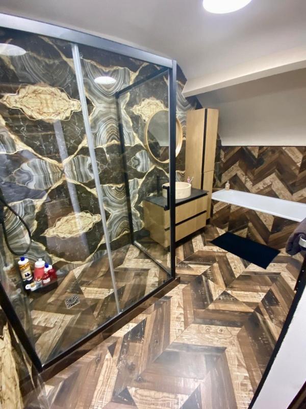 Maison - 230 m² - 7 pièces