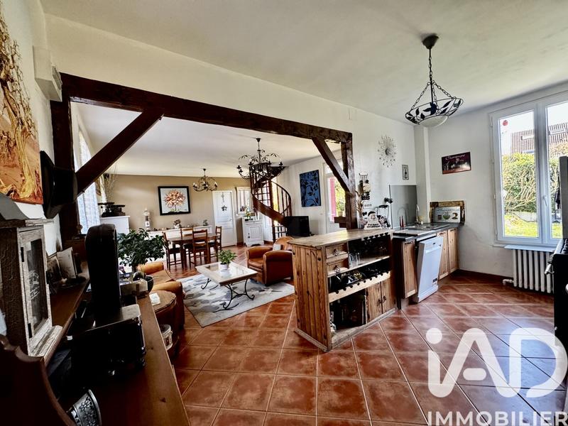 Maison - 143 m² - 7 pièces