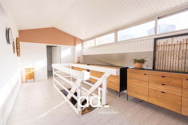 Villa - 220 m² - 5 pièces