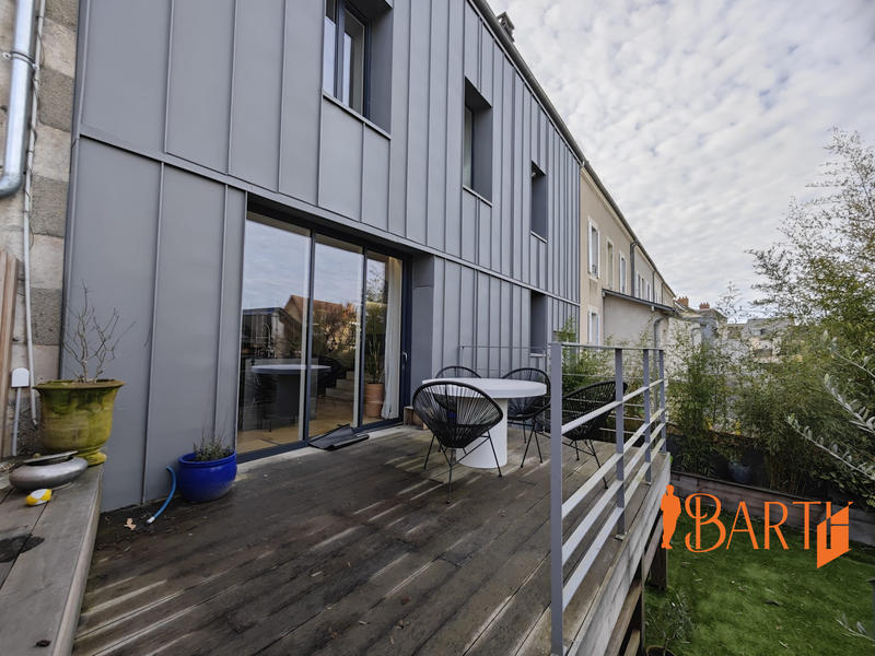 Maison - 200 m² - 6 pièces