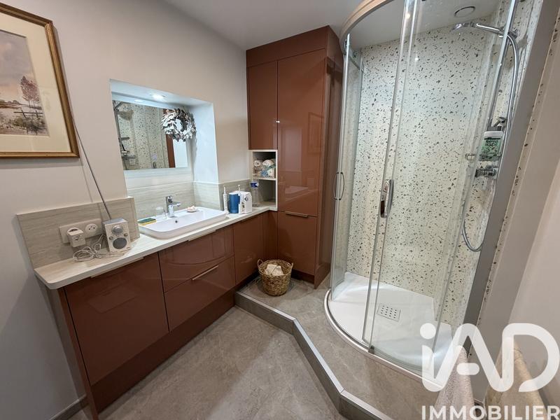 Maison - 275 m² - 8 pièces