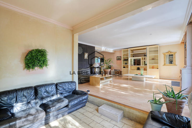 Maison - 177 m² - 7 pièces