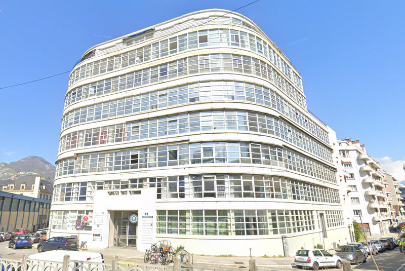 Local commercial - 200 m² - 7 pièces