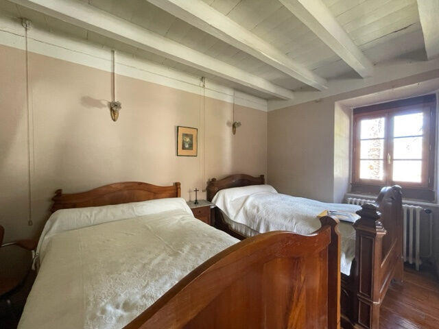 Maison - 185 m² - 8 pièces