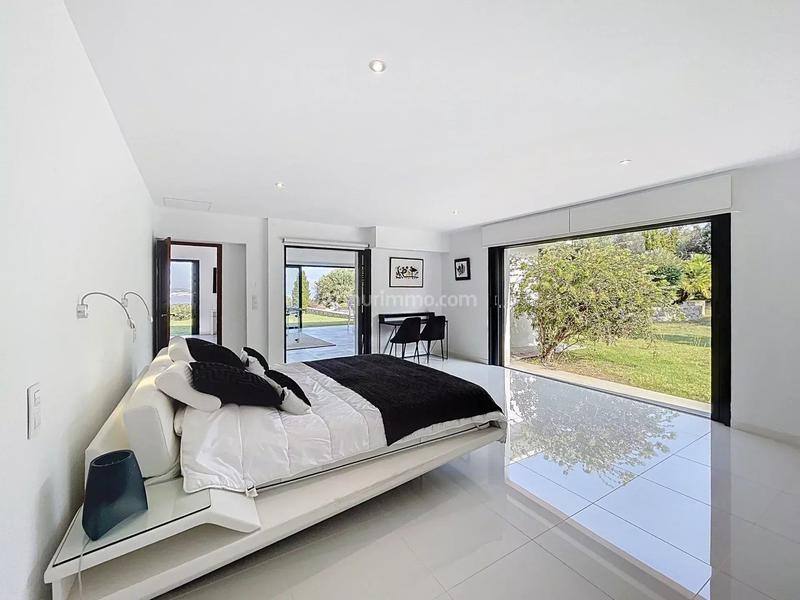 Maison - 378 m² - 7 pièces