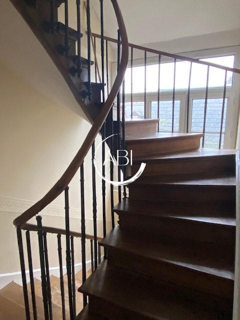 Maison - 160 m² - 8 pièces