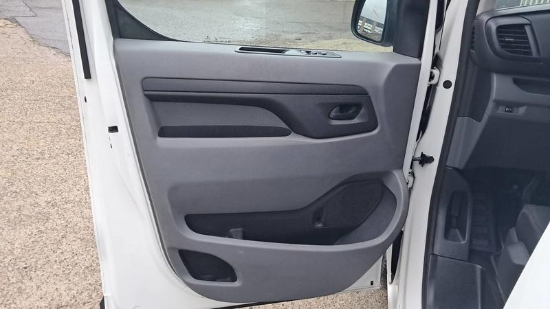 Peugeot Expert Vu 1.6 Blue HDi 115 Vul Compact