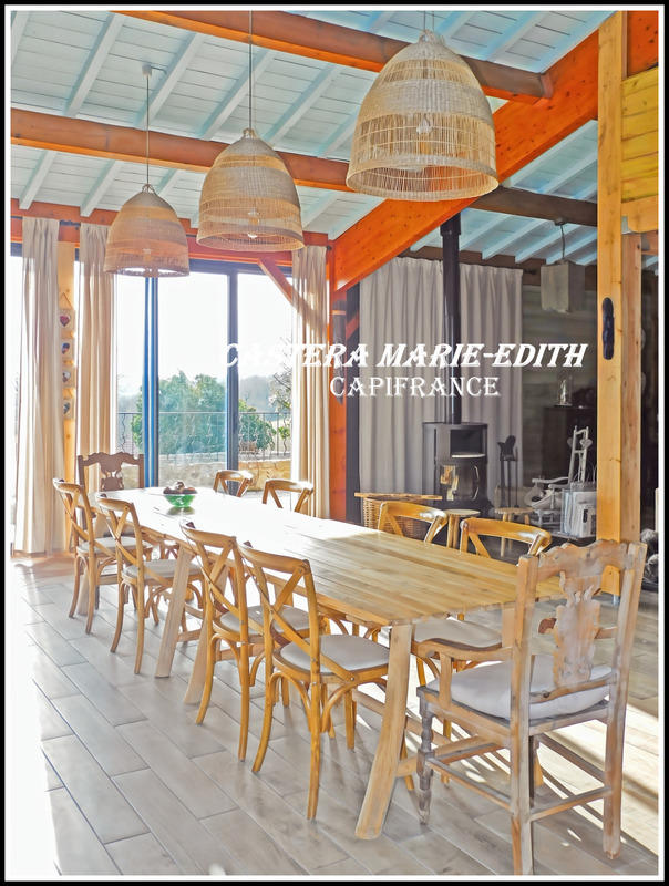 Maison - 955 m² - 33 pièces