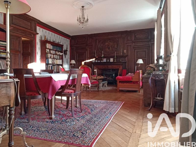 Maison - 330 m² - 6 pièces