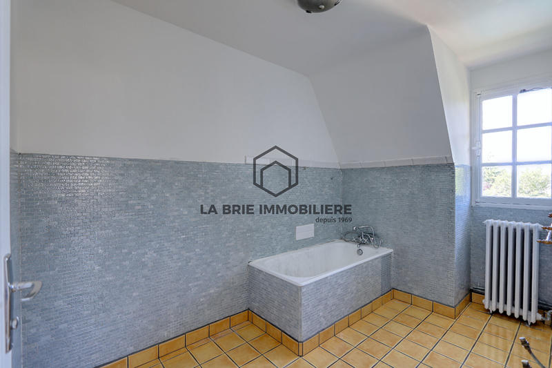 Maison - 193 m² - 7 pièces