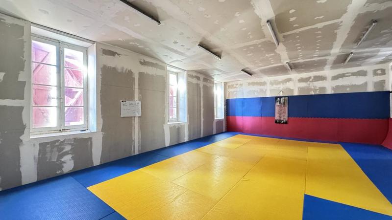 Maison - 310 m² - 5 pièces