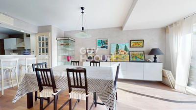 Maison - 105 m² - 5 pièces