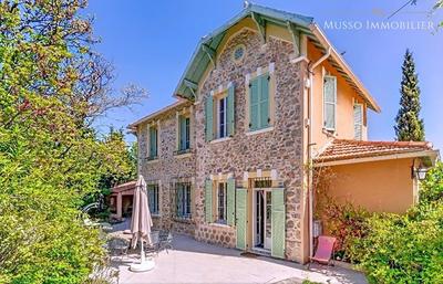 Bastide - 300 m² - 7 pièces