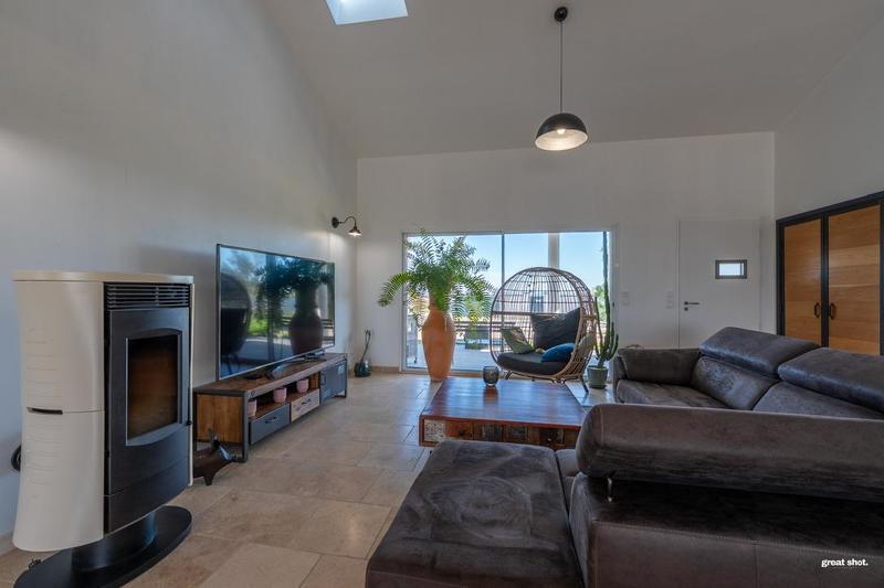 Maison - 180 m² - 5 pièces