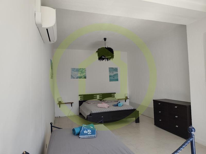 Maison - 412 m² - 8 pièces