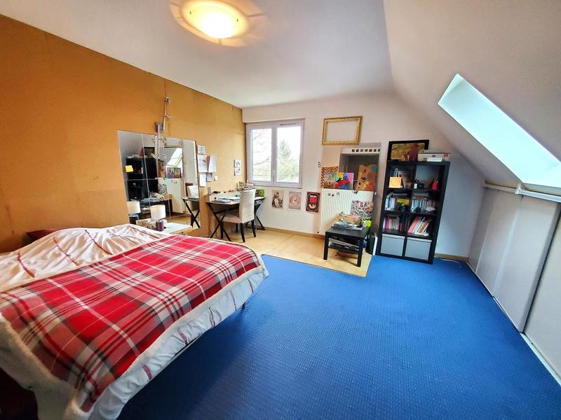 Maison - 236 m² - 10 pièces