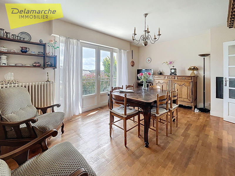 Maison - 121 m² - 7 pièces