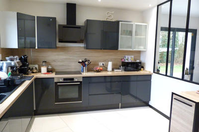 Maison - 200 m² - 8 pièces