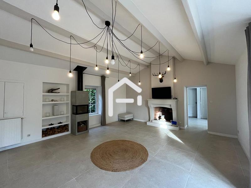 Demeure - 250 m² - 9 pièces