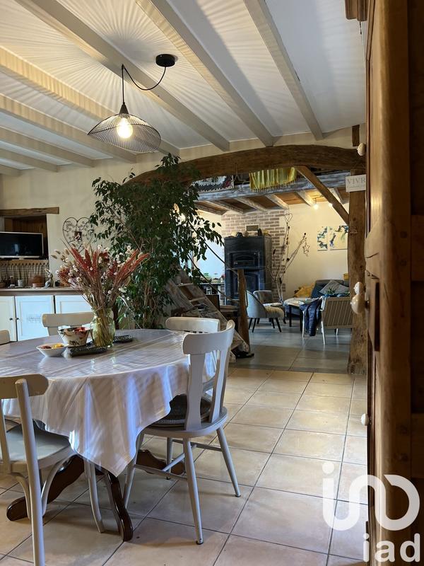 Maison - 201 m² - 7 pièces