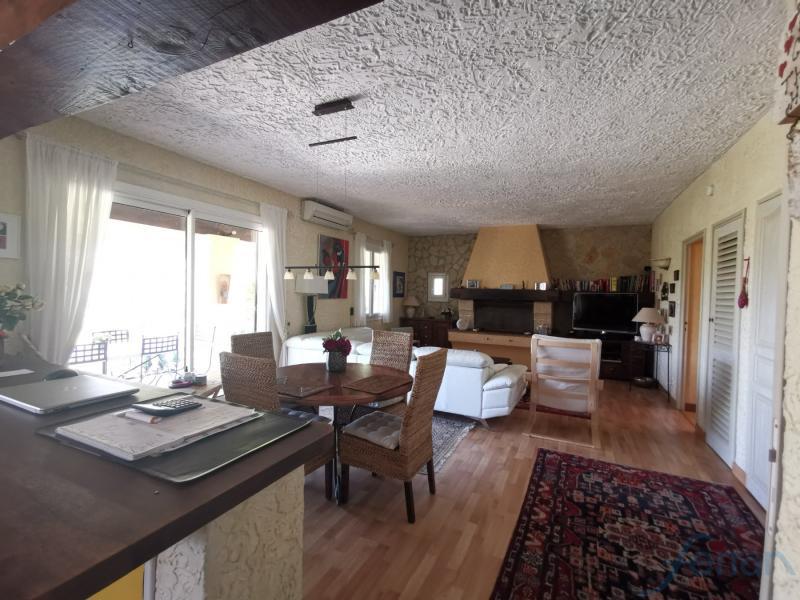 Villa - 205 m² - 6 pièces