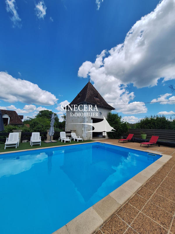 Maison - 230 m² - 8 pièces