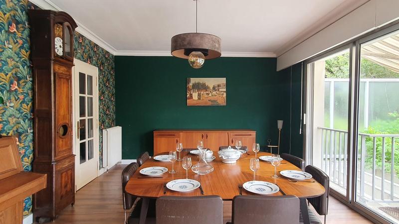 Maison - 270 m² - 8 pièces