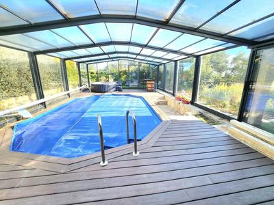 Maison - 215 m² - 8 pièces