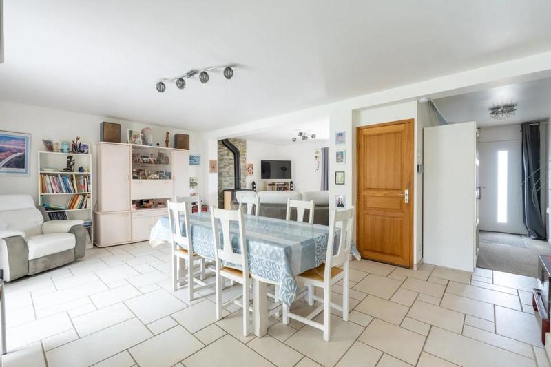 Maison - 142 m² - 9 pièces