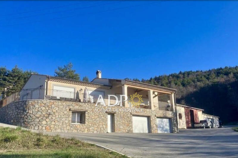 Maison - 200 m² - 5 pièces