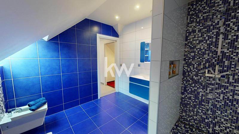 Maison - 309 m² - 10 pièces