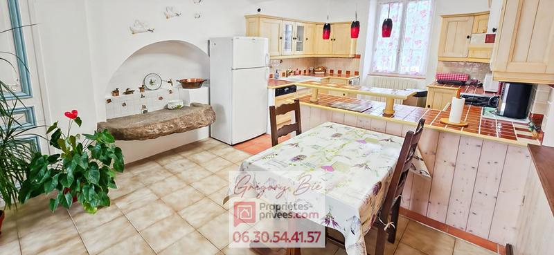 Corps de ferme - 435 m² - 11 pièces