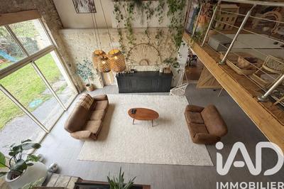 Maison - 217 m² - 6 pièces