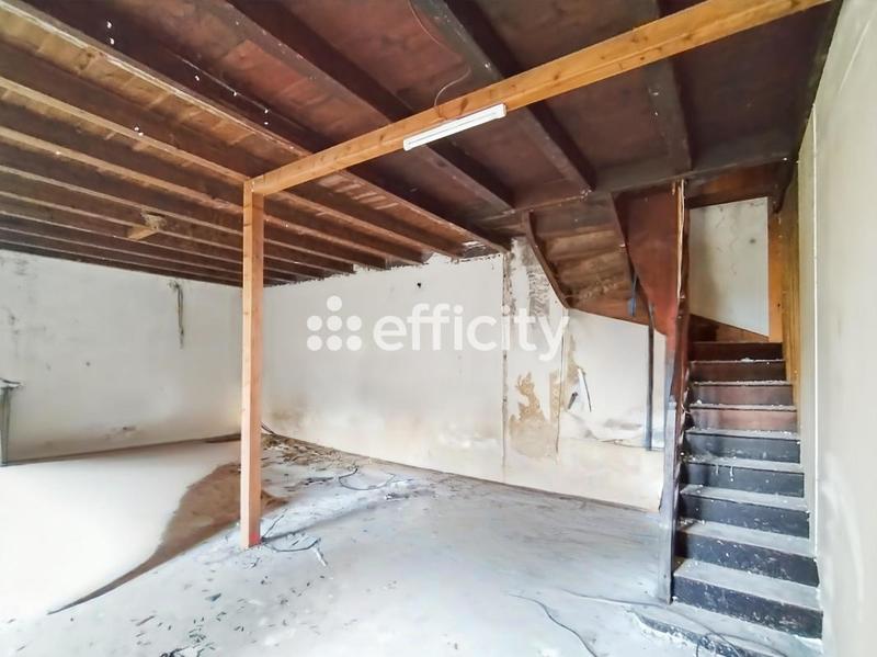 Maison - 201 m² - 7 pièces