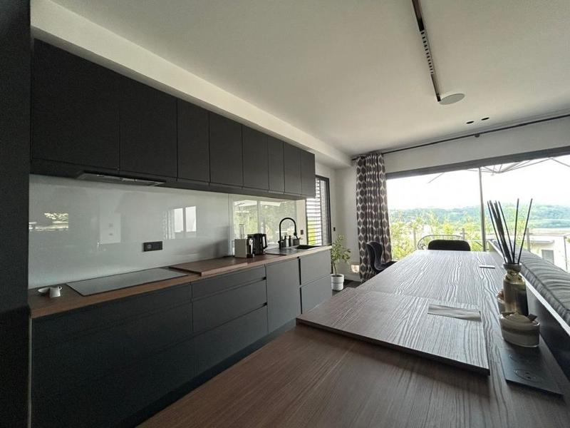 Villa - 180 m² - 6 pièces