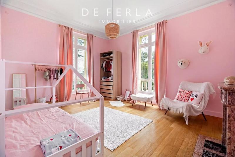 Château - 826 m² - 18 pièces