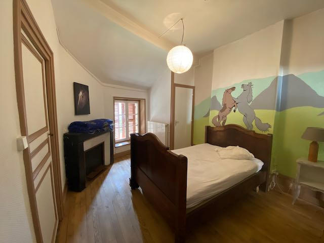 Maison - 180 m² - 8 pièces