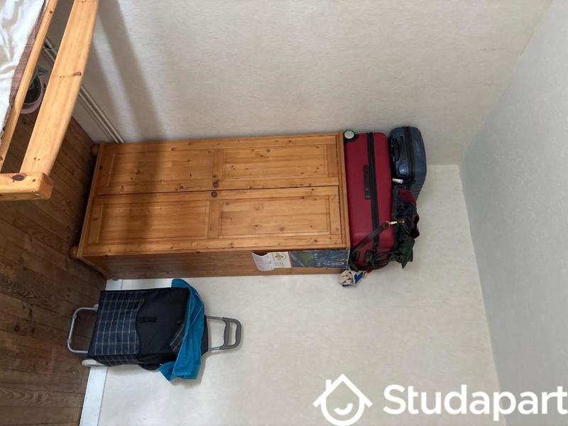 Chambre - 70 m² - 1 pièce