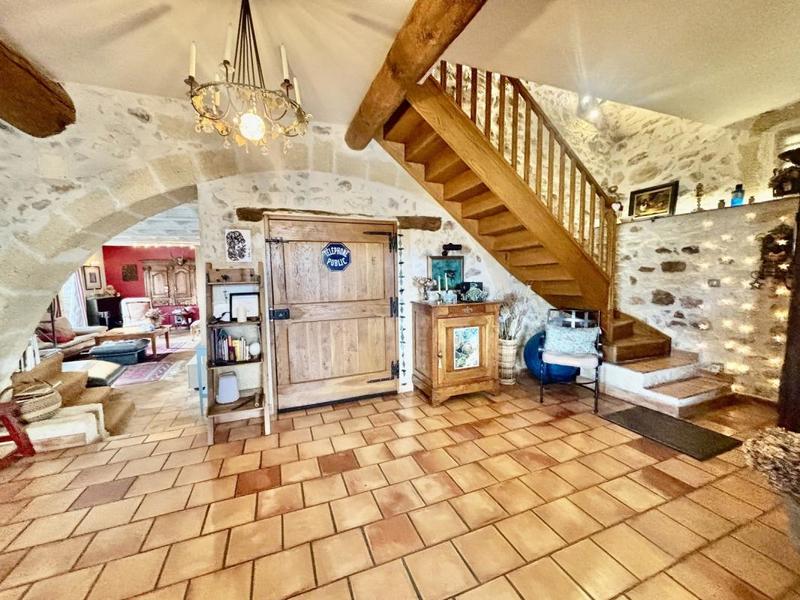 Mas - 292 m² - 7 pièces