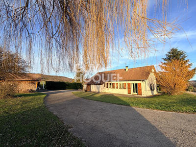 Maison - 98 m² - 4 pièces