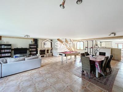 Maison - 163 m² - 5 pièces