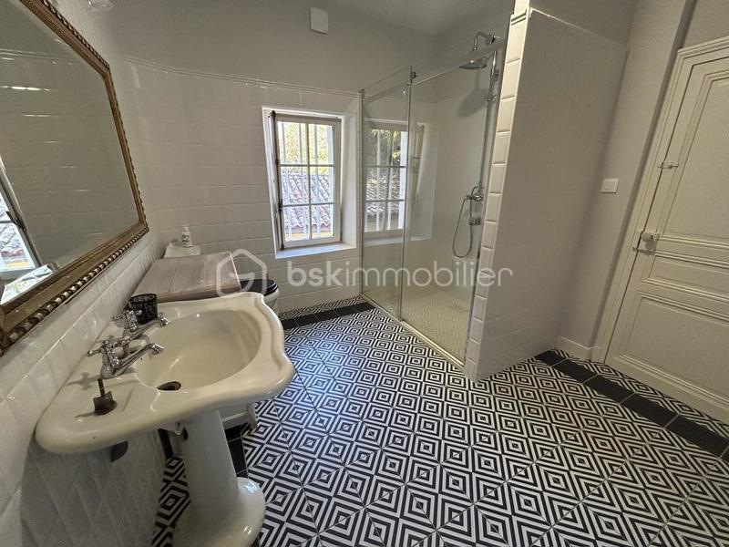 Château - 722 m² - 19 pièces