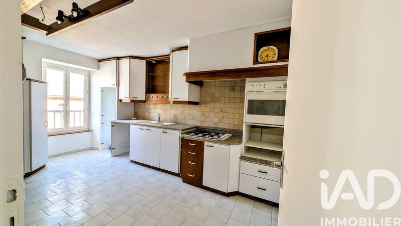 Maison - 248 m² - 9 pièces