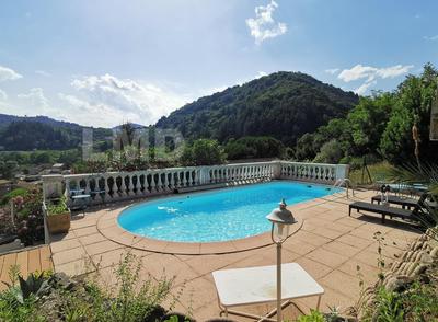 Maison - 133 m² - 6 pièces