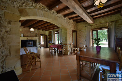 Propriété - 289 m² - 11 pièces