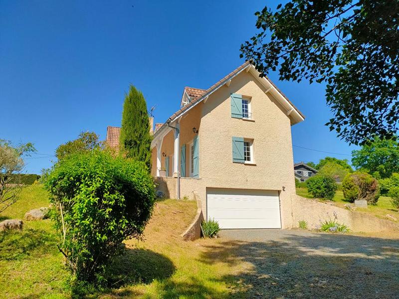 Maison - 175 m² - 7 pièces